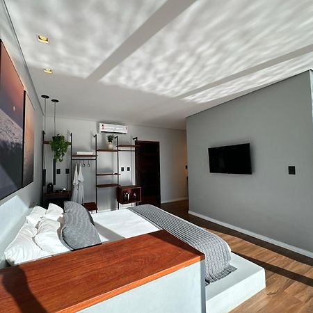 Lagoon Suites E Gastronomia Laguna Buitenkant foto